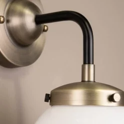 Alley 1 IP44 Wandleuchte IP44