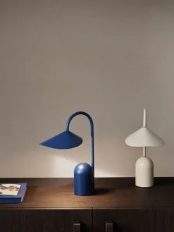 Arum tragbare Leuchte