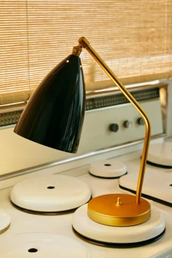 Gräshoppa Tischleuchte poliert