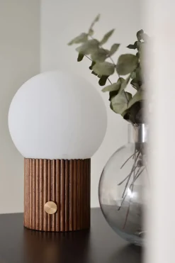 Hubble Tischleuchte Ø22 cm