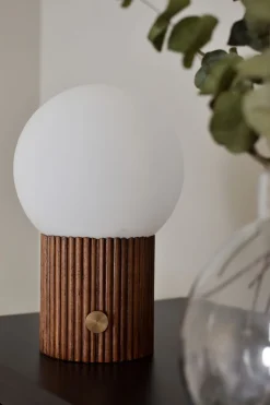 Hubble Tischleuchte Ø22 cm