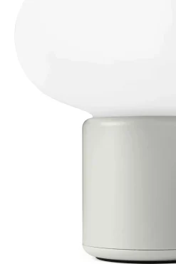 Karl-Johan Tischleuchte tragbar