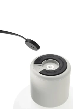 Karl-Johan Tischleuchte tragbar