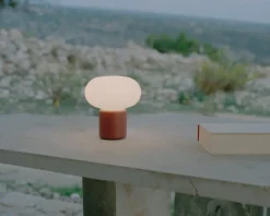 Karl-Johan Tischleuchte tragbar