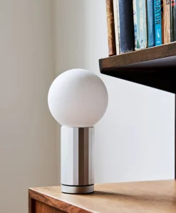 Turn On Tischleuchte