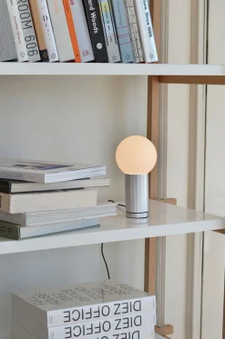 Turn On Tischleuchte