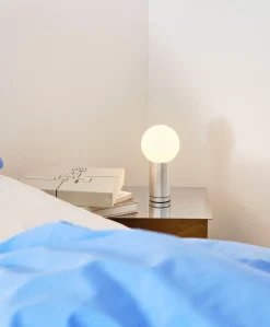 Turn On Tischleuchte